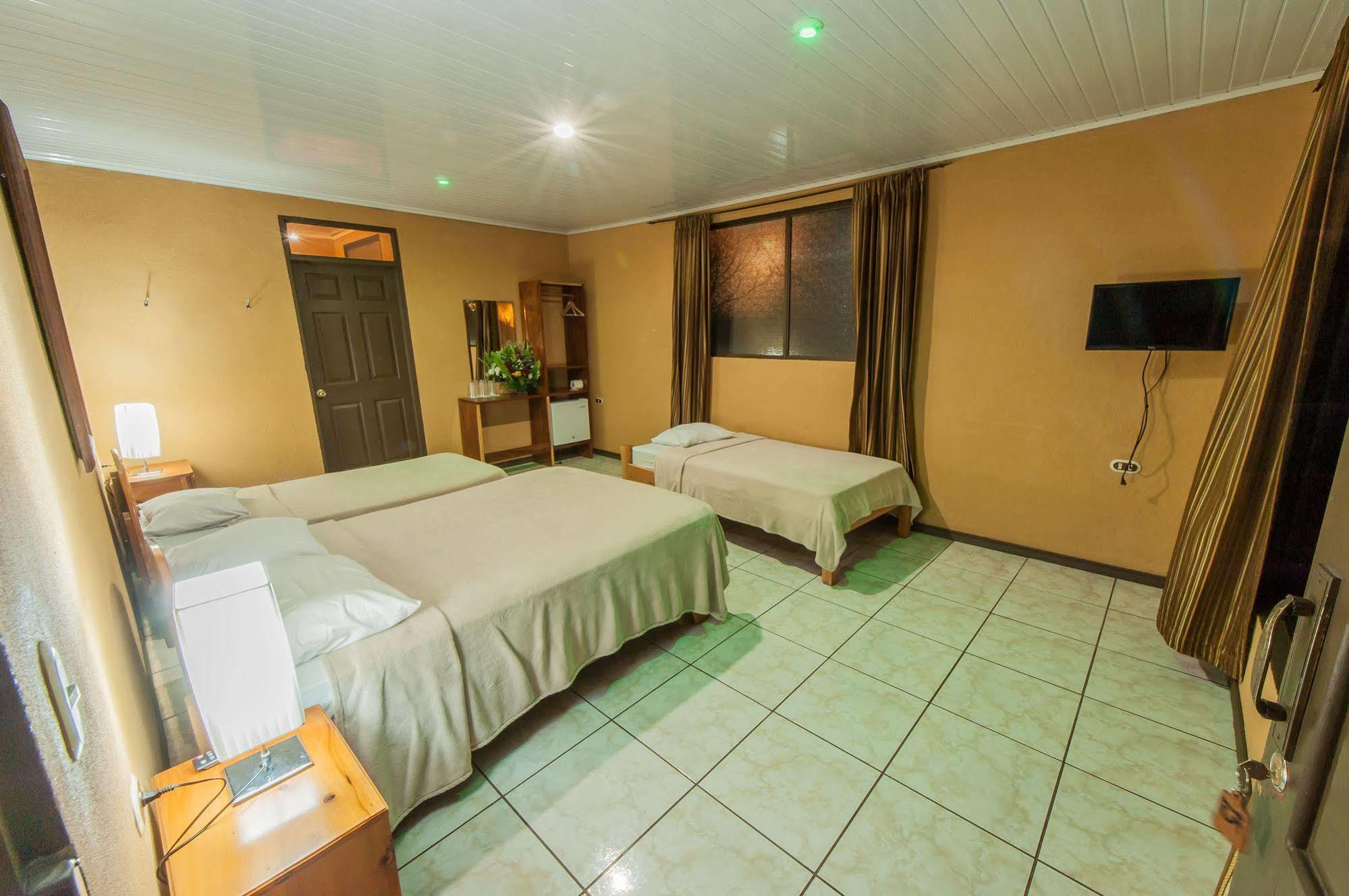 Cabinas Eddy B&B Монте-Верде Экстерьер фото